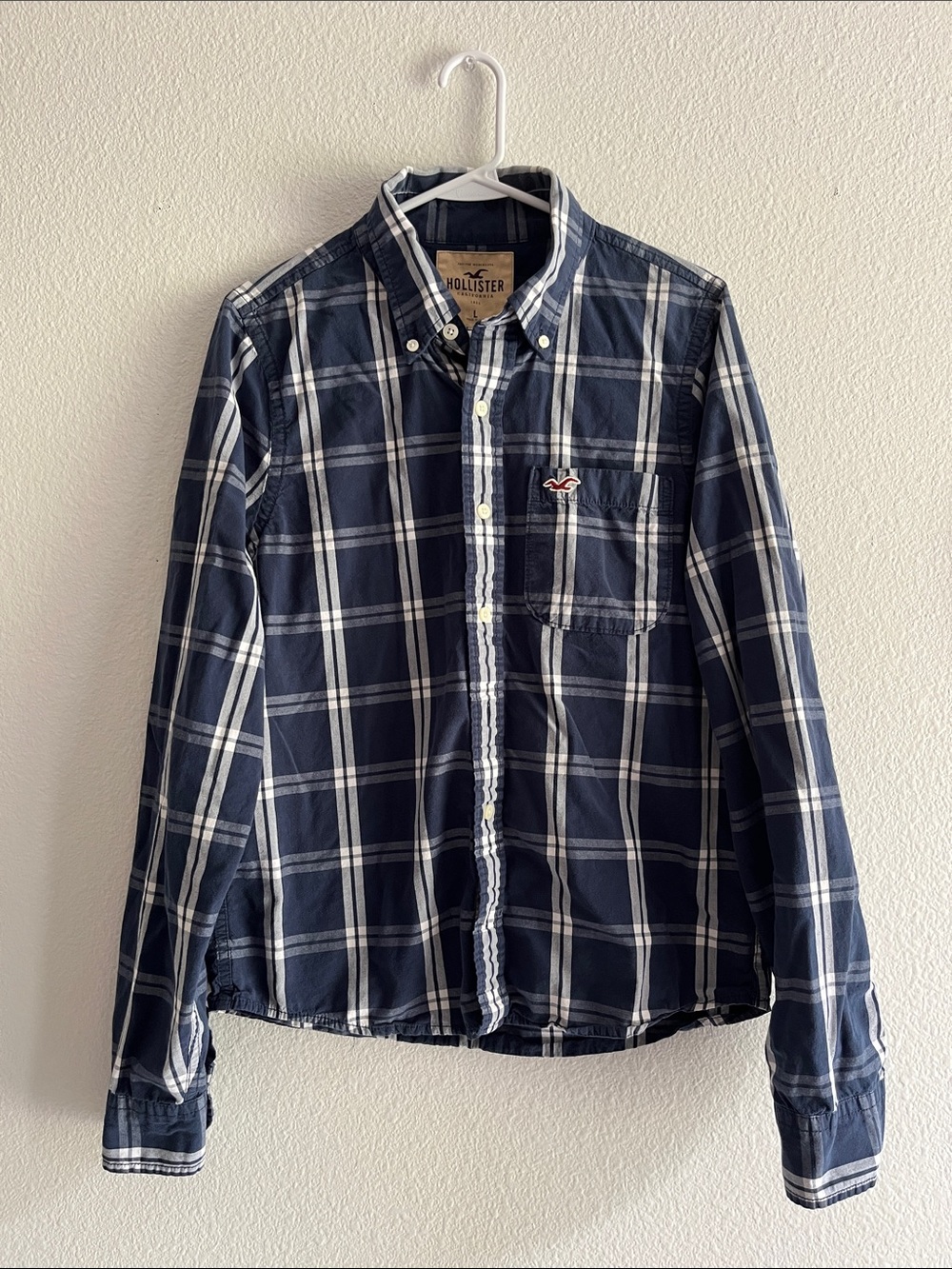 Hollister Men's Navy and White Plaid Button-Down Shirt